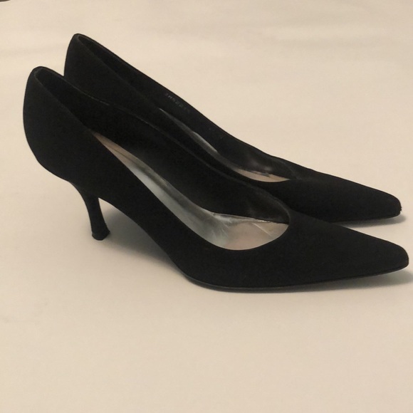 Vintage Women’s Stuart Weitzman Narrow Black Pumps 9.5N - Picture 2 of 13